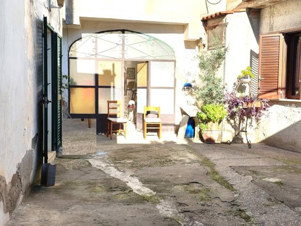 casa indipendente in vendita a Caserta in zona Puccianiello