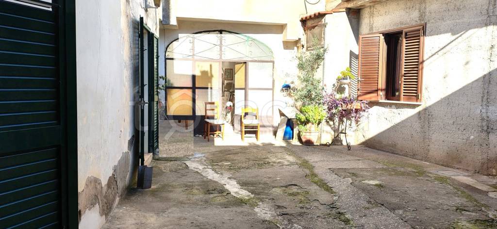 casa indipendente in vendita a Caserta in zona Mezzano