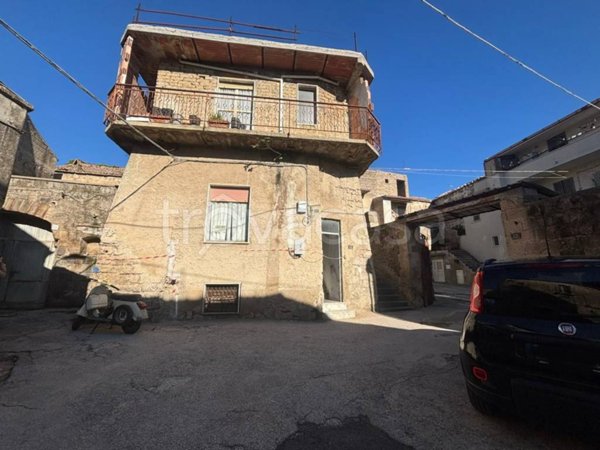 casa indipendente in vendita a Caserta in zona Mezzano