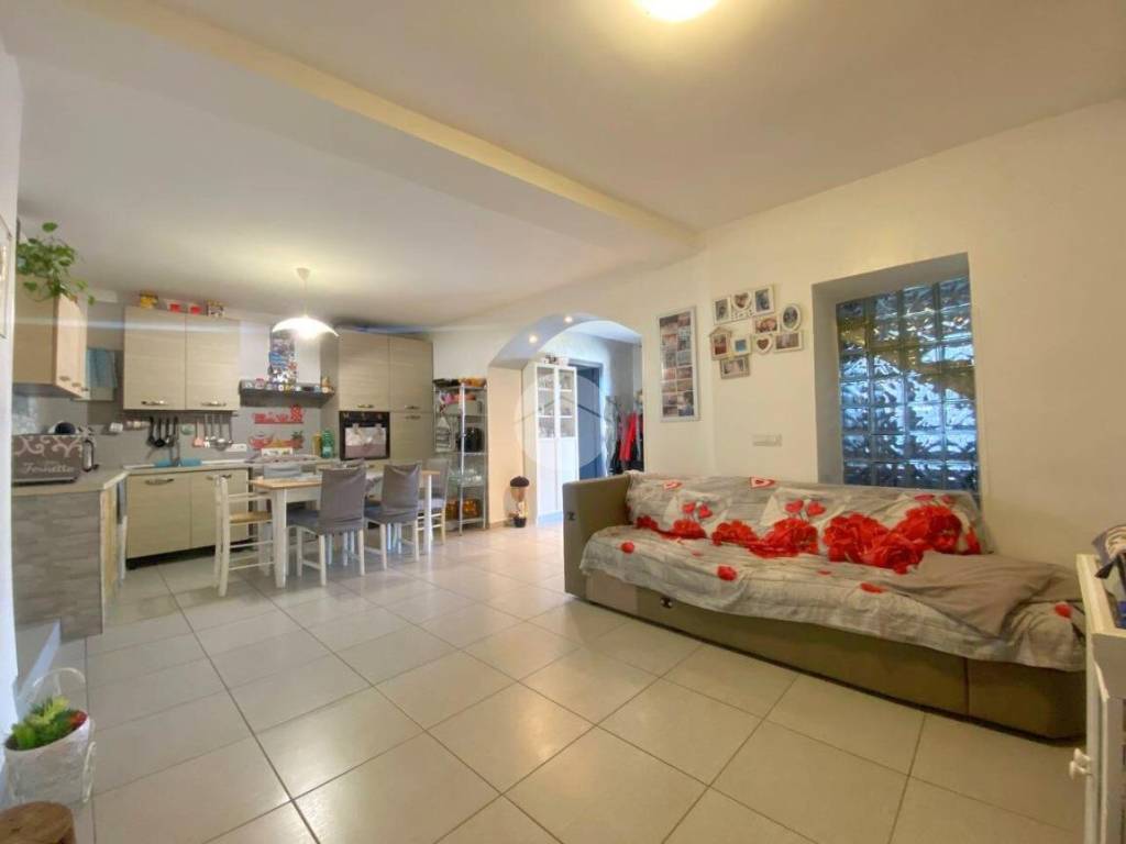 casa indipendente in vendita a Caserta in zona Santa Barbara / Tuoro