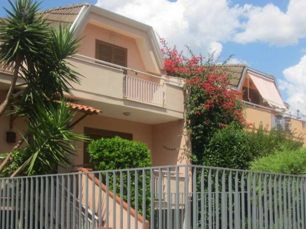casa indipendente in vendita a Caserta in zona Centro Città