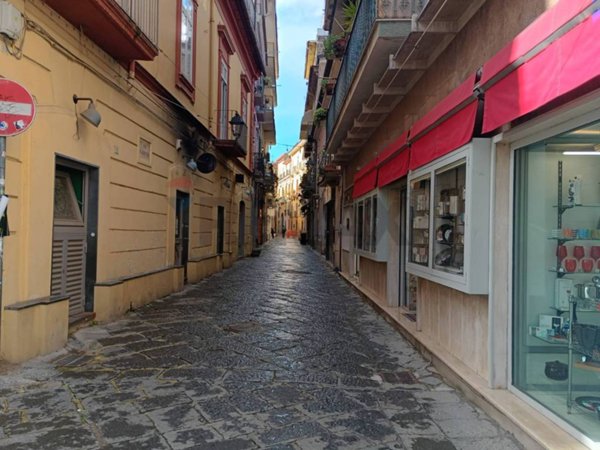 negozio in vendita a Caserta in zona Centro Città