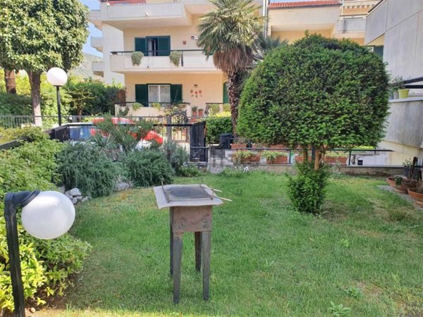 casa indipendente in vendita a Caserta in zona San Leucio