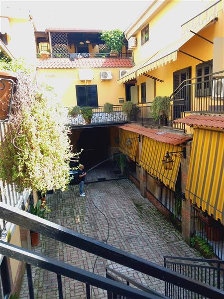 negozio in vendita a Caserta