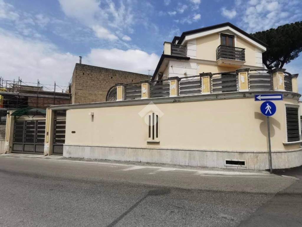 casa indipendente in vendita a Caserta