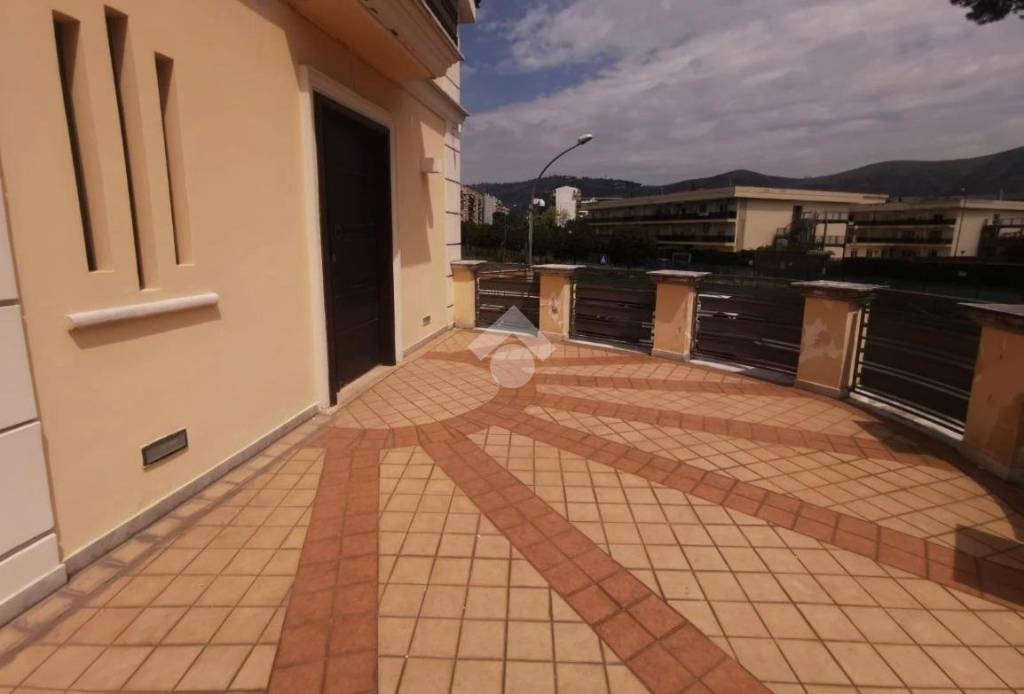 casa indipendente in vendita a Caserta in zona Falciano