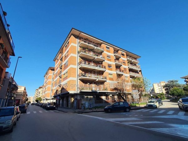 appartamento in vendita a Caserta in zona Acquaviva