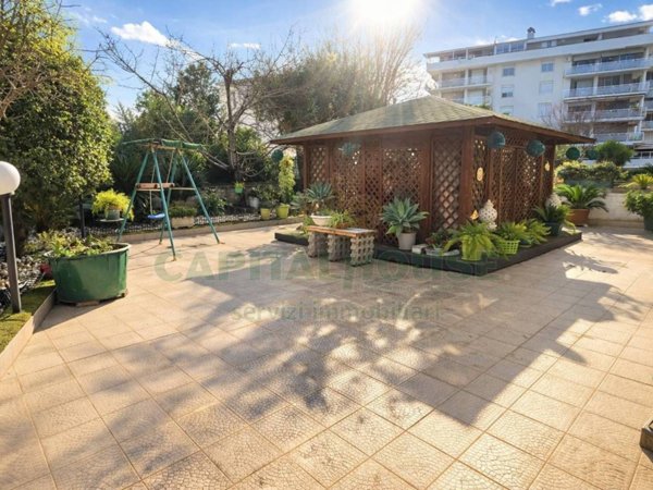 appartamento in vendita a Caserta in zona Acquaviva