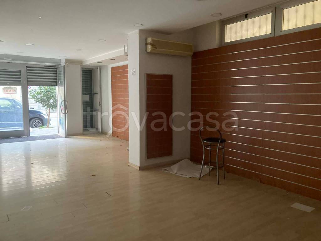 negozio in vendita a Caserta in zona Acquaviva