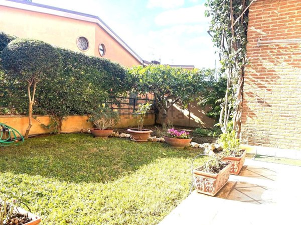 casa indipendente in vendita a Caserta in zona Casertavecchia