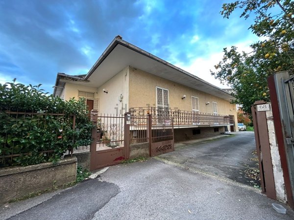 casa indipendente in vendita a Caserta