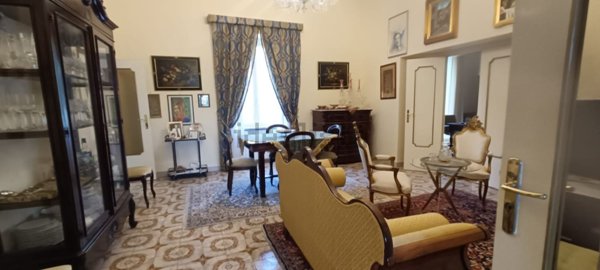 casa indipendente in vendita a Caserta in zona Centro Città