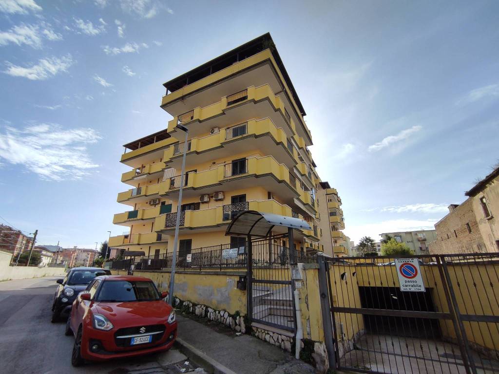 appartamento in vendita a Caserta in zona Acquaviva