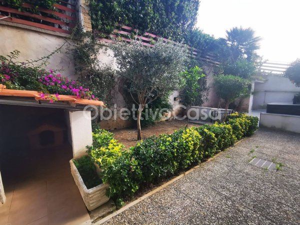 casa indipendente in vendita a Caserta in zona Santa Barbara / Tuoro