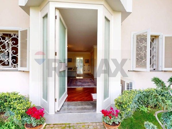 casa indipendente in vendita a Caserta in zona Centro Città