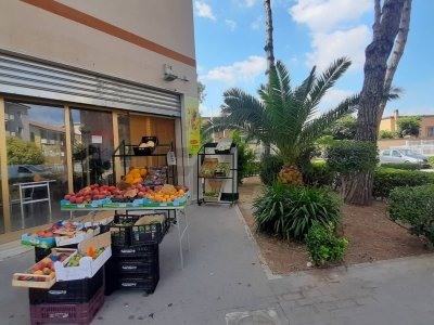 locale commerciale in vendita a Caserta in zona Ospedale