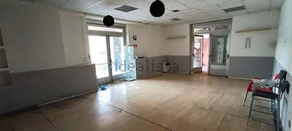 locale commerciale in vendita a Caserta