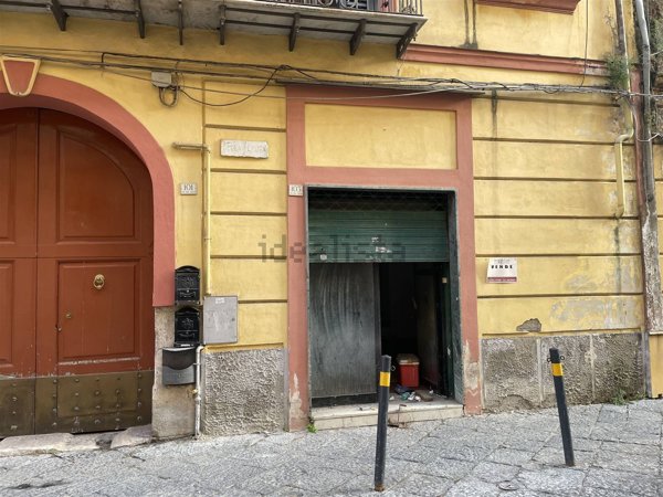 locale commerciale in vendita a Caserta in zona Centro Città