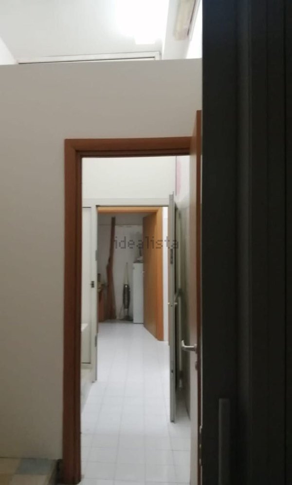 locale commerciale in vendita a Caserta in zona Acquaviva