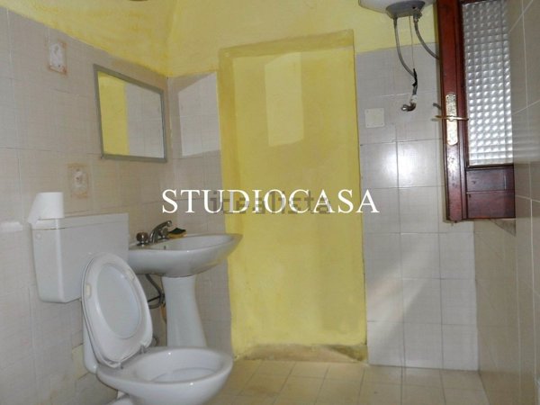 locale commerciale in vendita a Caserta in zona San Clemente