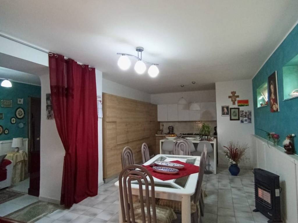 casa indipendente in vendita a Caserta in zona Santa Barbara / Tuoro