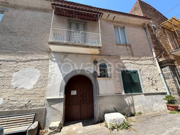 casa indipendente in vendita a Caserta in zona Santa Barbara / Tuoro