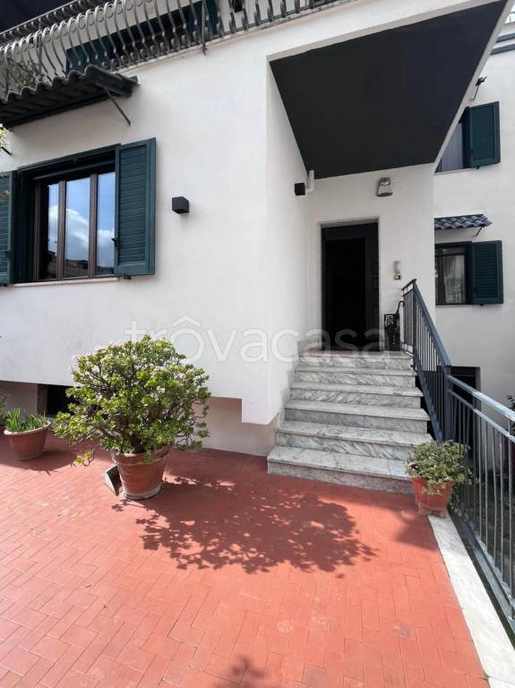 casa indipendente in vendita a Caserta in zona Acquaviva