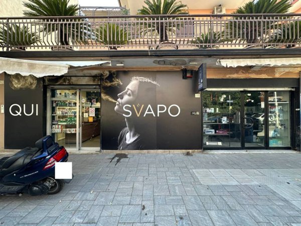 negozio in vendita a Caserta in zona Acquaviva