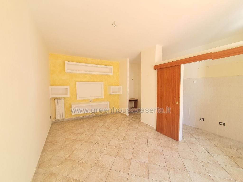 appartamento in vendita a Caserta in zona Casolla