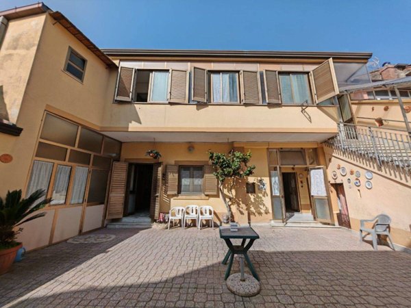 casa indipendente in vendita a Caserta in zona Casola