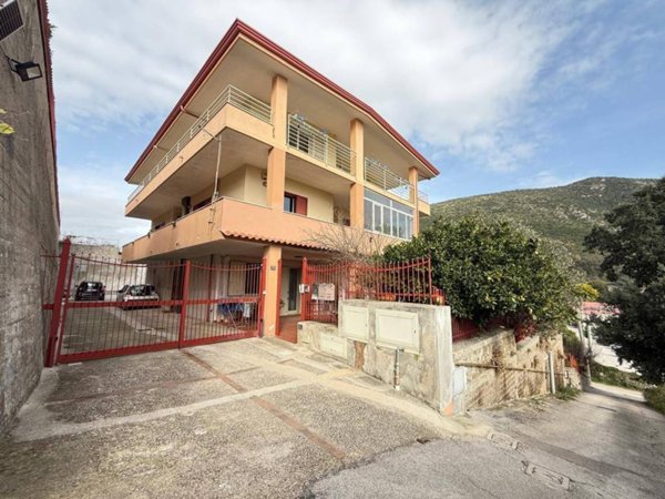 casa indipendente in vendita a Caserta in zona Vaccheria