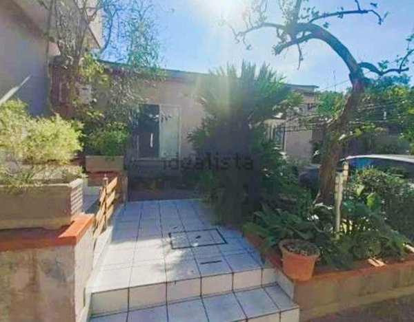 casa indipendente in vendita a Caserta in zona Acquaviva