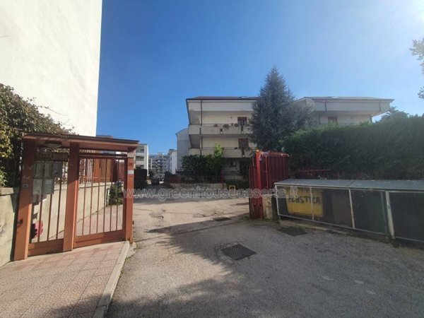 appartamento in vendita a Caserta in zona Falciano