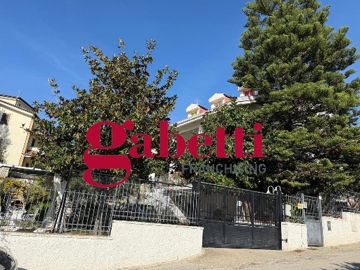 casa indipendente in vendita a Caserta in zona Santa Barbara / Tuoro