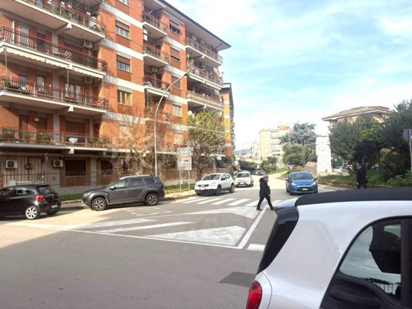 appartamento in vendita a Caserta in zona Acquaviva