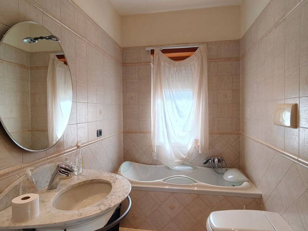 appartamento in vendita a Caserta in zona Acquaviva