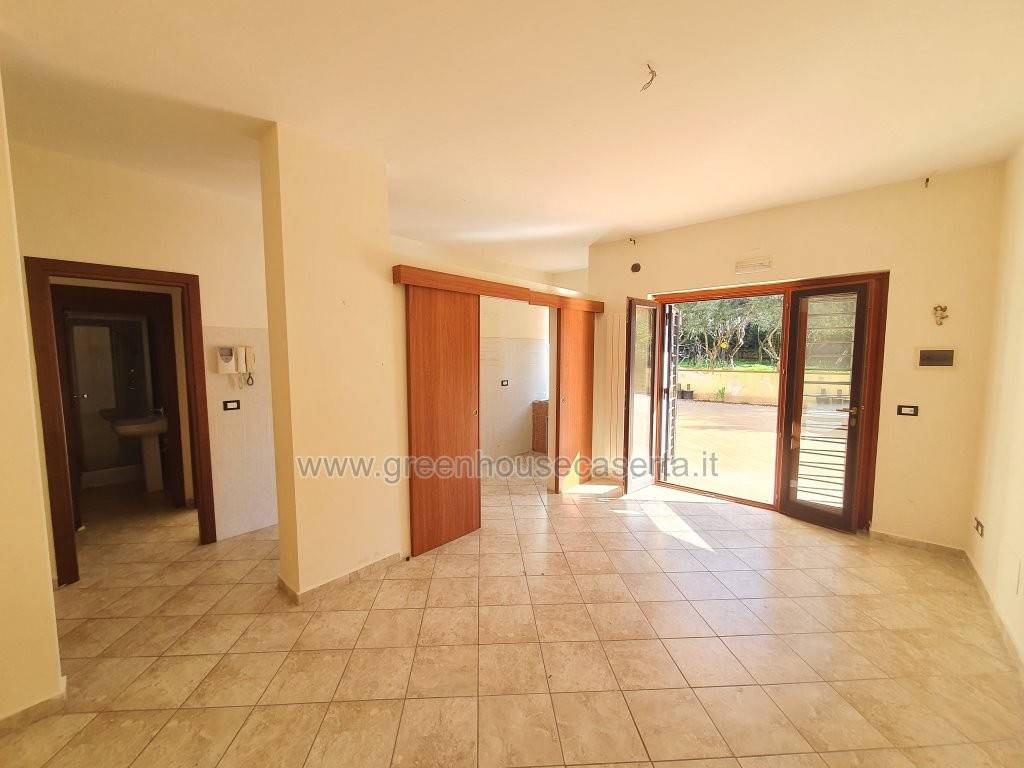 appartamento in vendita a Caserta in zona Casolla