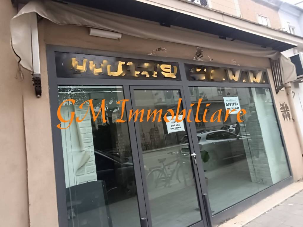 negozio in vendita a Caserta in zona Acquaviva
