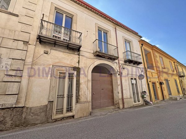 casa indipendente in vendita a Caserta in zona Ospedale