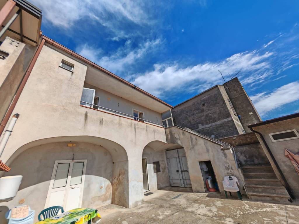 casa indipendente in vendita a Caserta in zona Casertavecchia