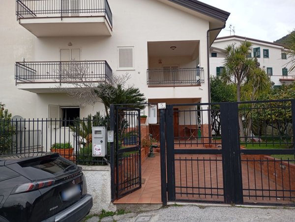 casa indipendente in vendita a Caserta in zona Santa Barbara / Tuoro