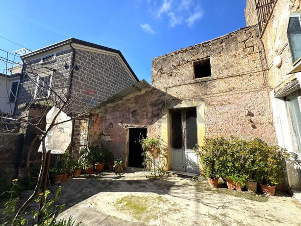 casa semindipendente in vendita a Caserta in zona Casolla