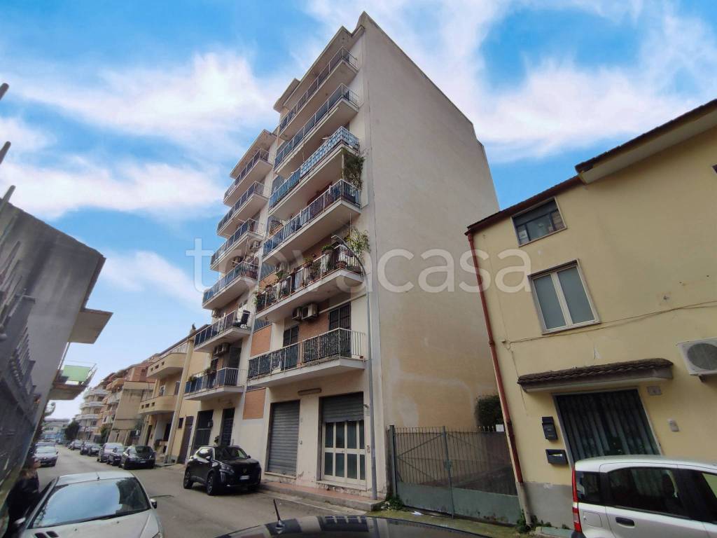 appartamento in vendita a Caserta in zona Acquaviva