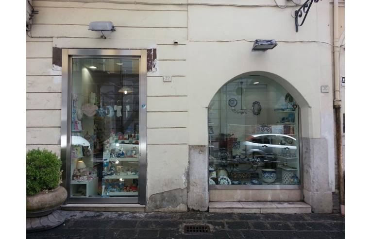 negozio in vendita a Caserta in zona Centro Città