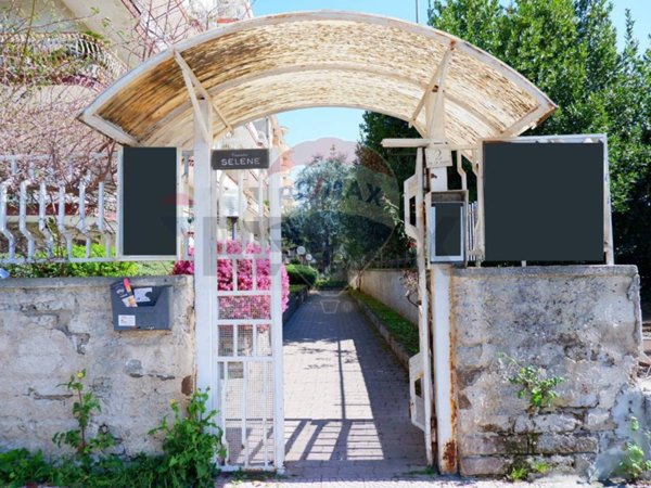 appartamento in vendita a Caserta in zona Michelangelo