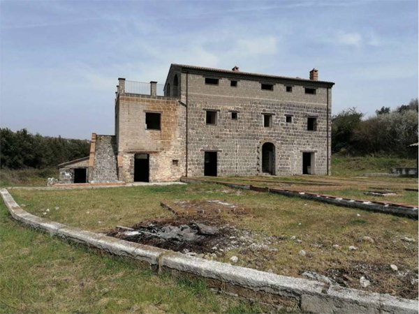 negozio in vendita a Caserta