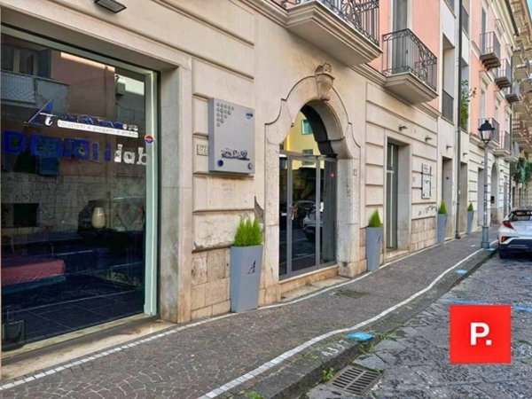 negozio in vendita a Caserta in zona Centro Città