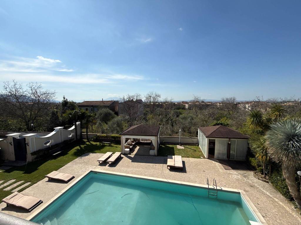 casa indipendente in vendita a Caserta