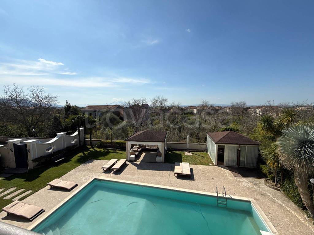 casa indipendente in vendita a Caserta in zona Briano