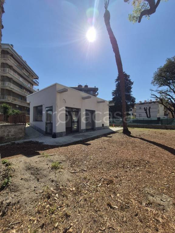 negozio in vendita a Caserta in zona Centurano/Cerasole